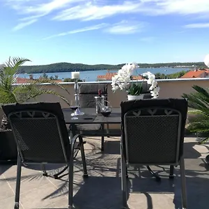 https://villa-meli-apartments-mit-meerblick.in-istria.net