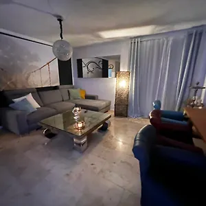 Ein Charmanter Zweifamilienhaus Berlin