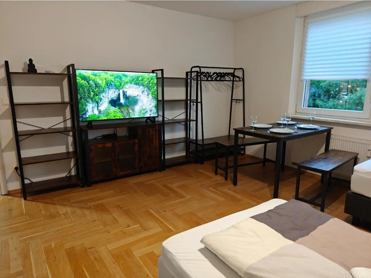 2Br Apartment, Parking, Wi-Fi, Tv In Berlin Karow